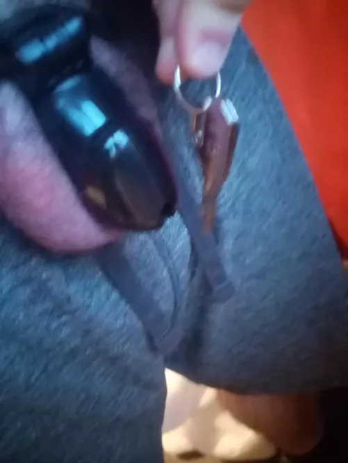 Chastity keys sound like bells 🤣🤣🔐🔐🔐