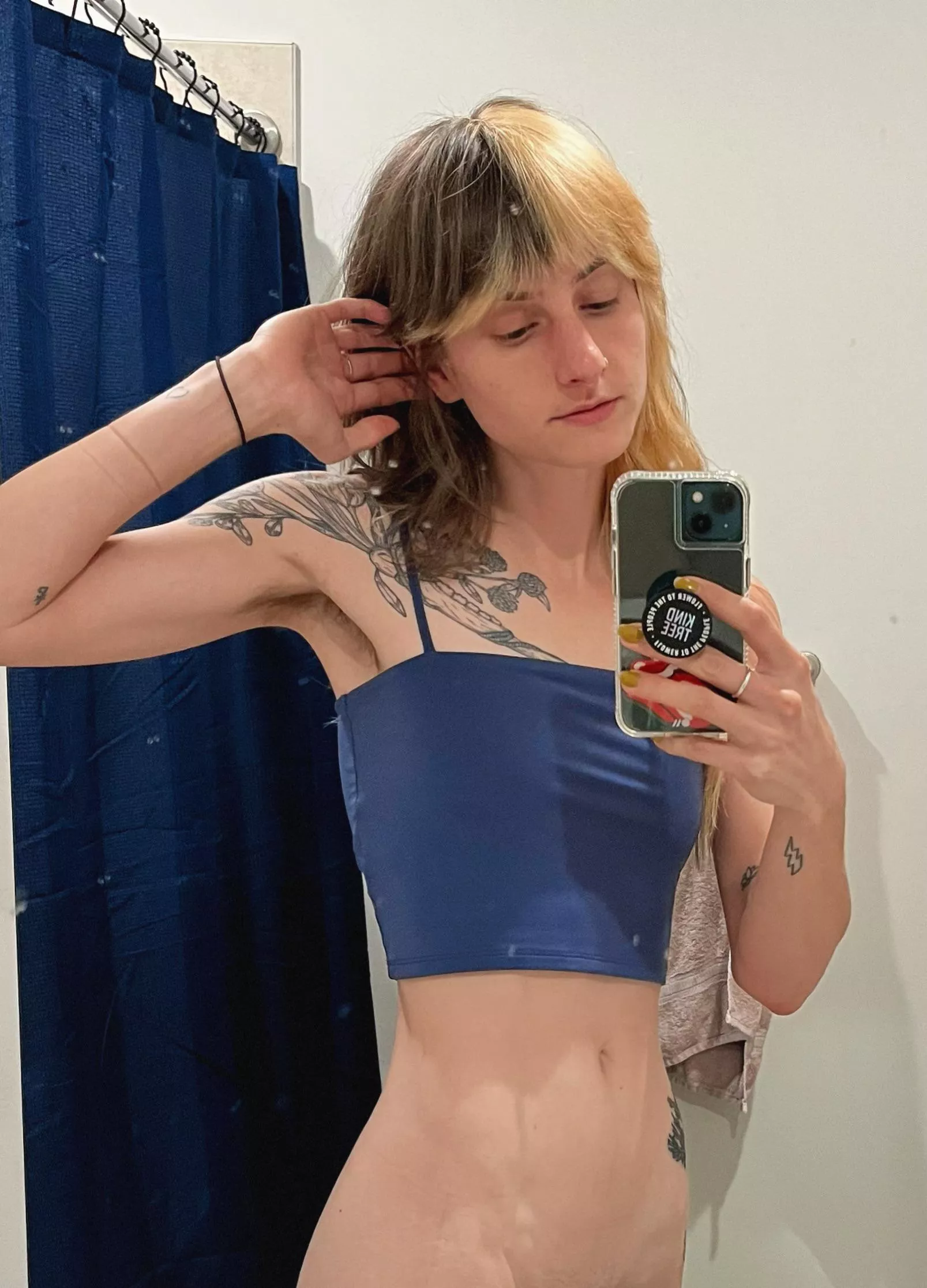 Crop top pre shower selfie