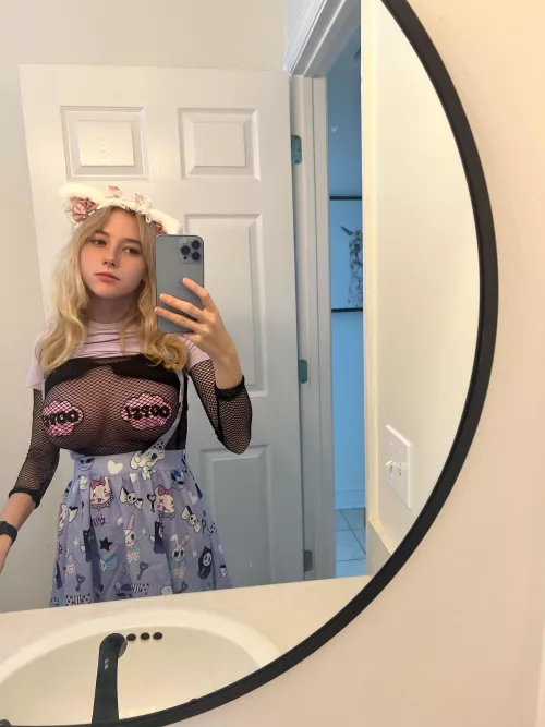 do u like teens w big tits?