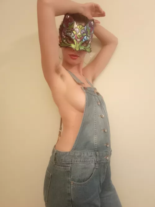 dungarees everywhere!! added to my wishlist!