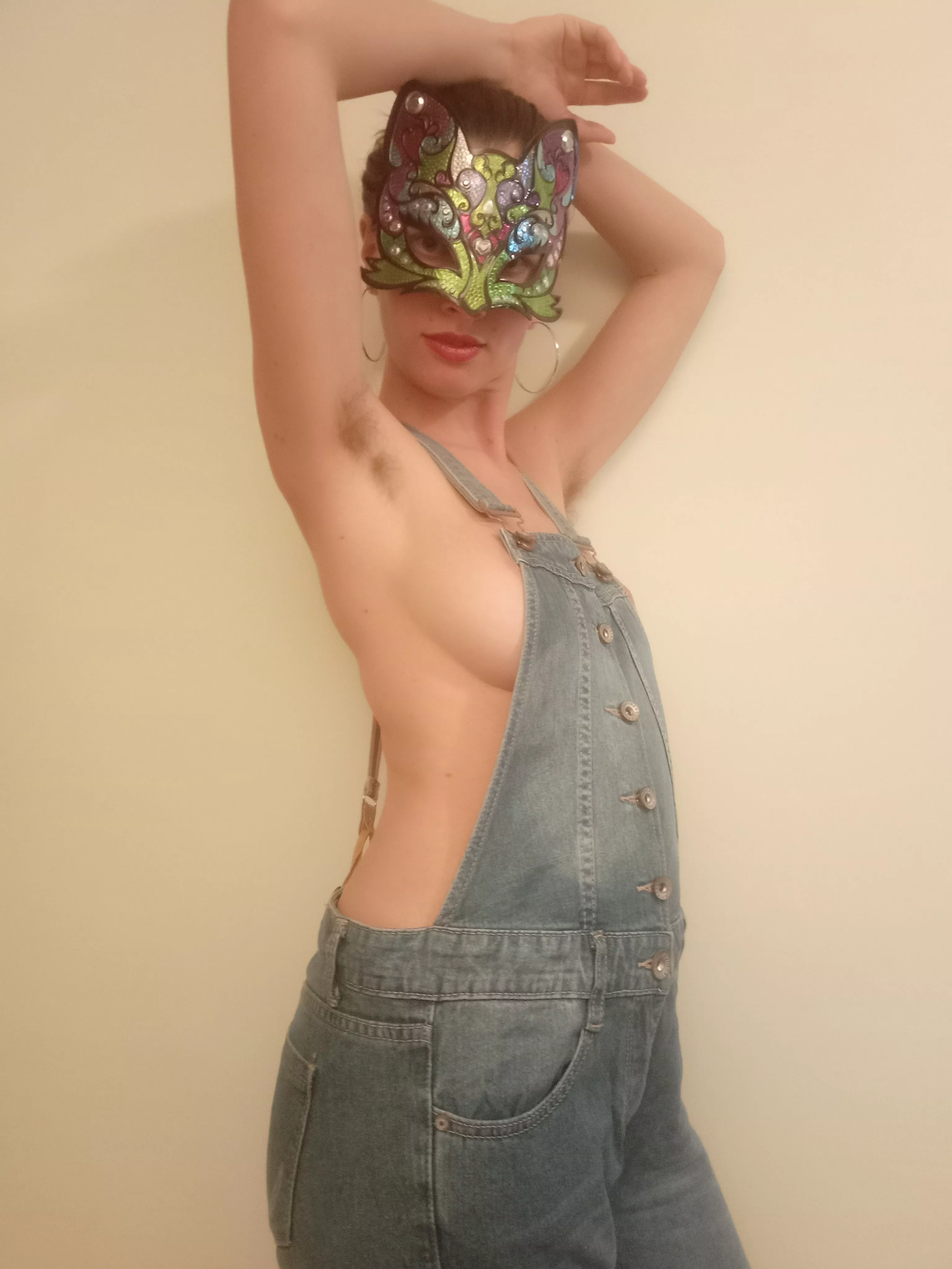 dungarees everywhere!! added to my wishlist!