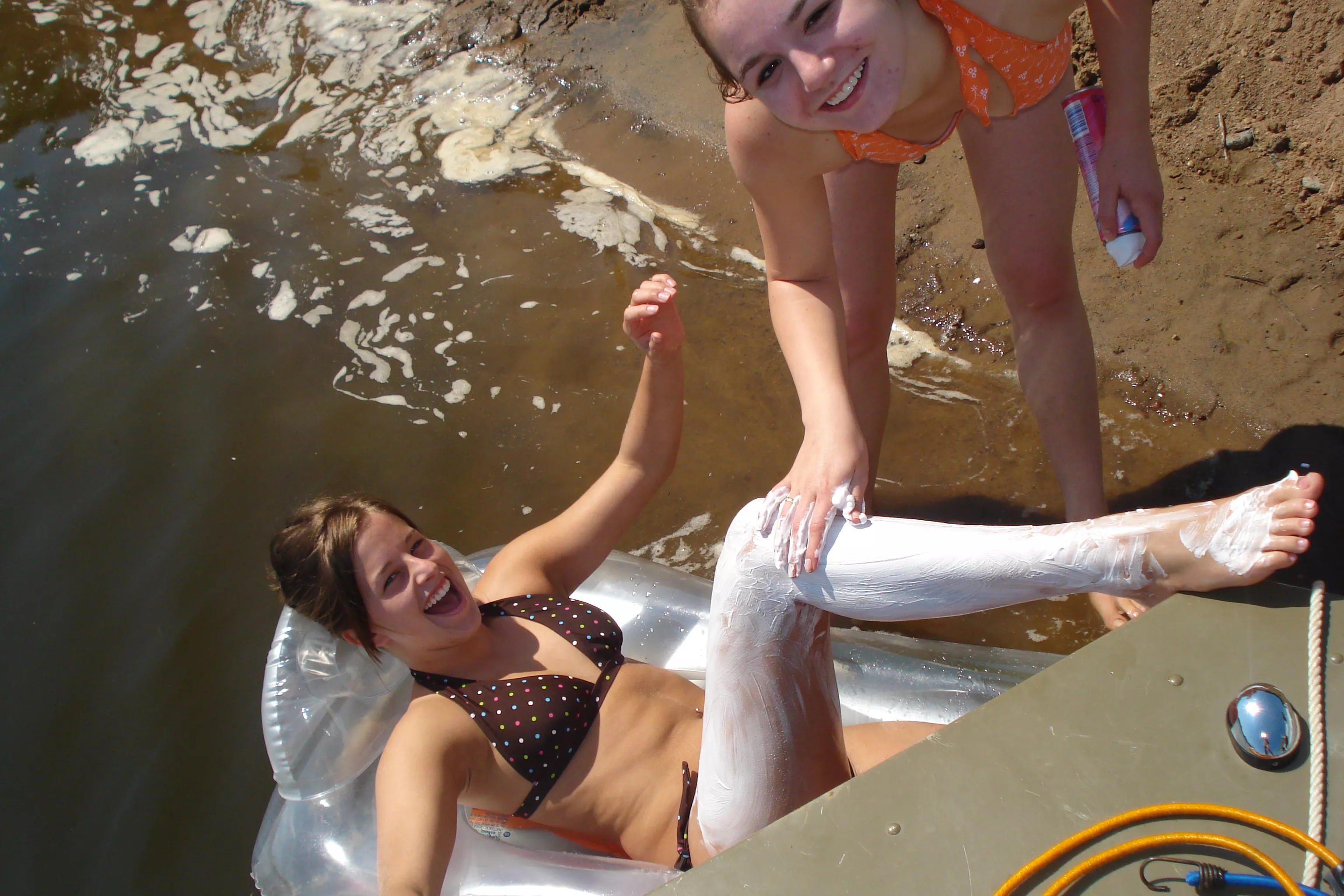 Helping to get that perfect Bikini Shave