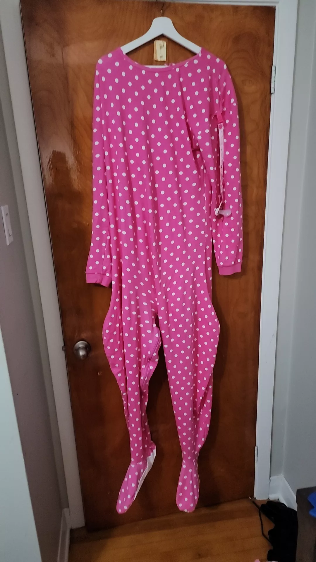 I am ready for bed, who will zip me up