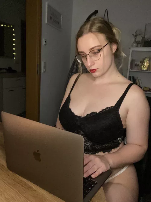 I hope you'd like me as your colleague in the office 🥺