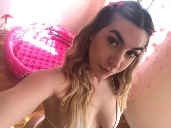 if you're horny and wants to burst nut on facetime hmu snap:ninakk729