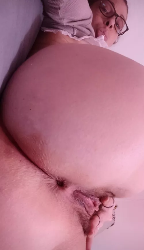 Mom needs to see her morning woods 😋😏😏