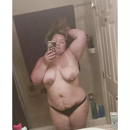 Monday morning vibes. 🖤