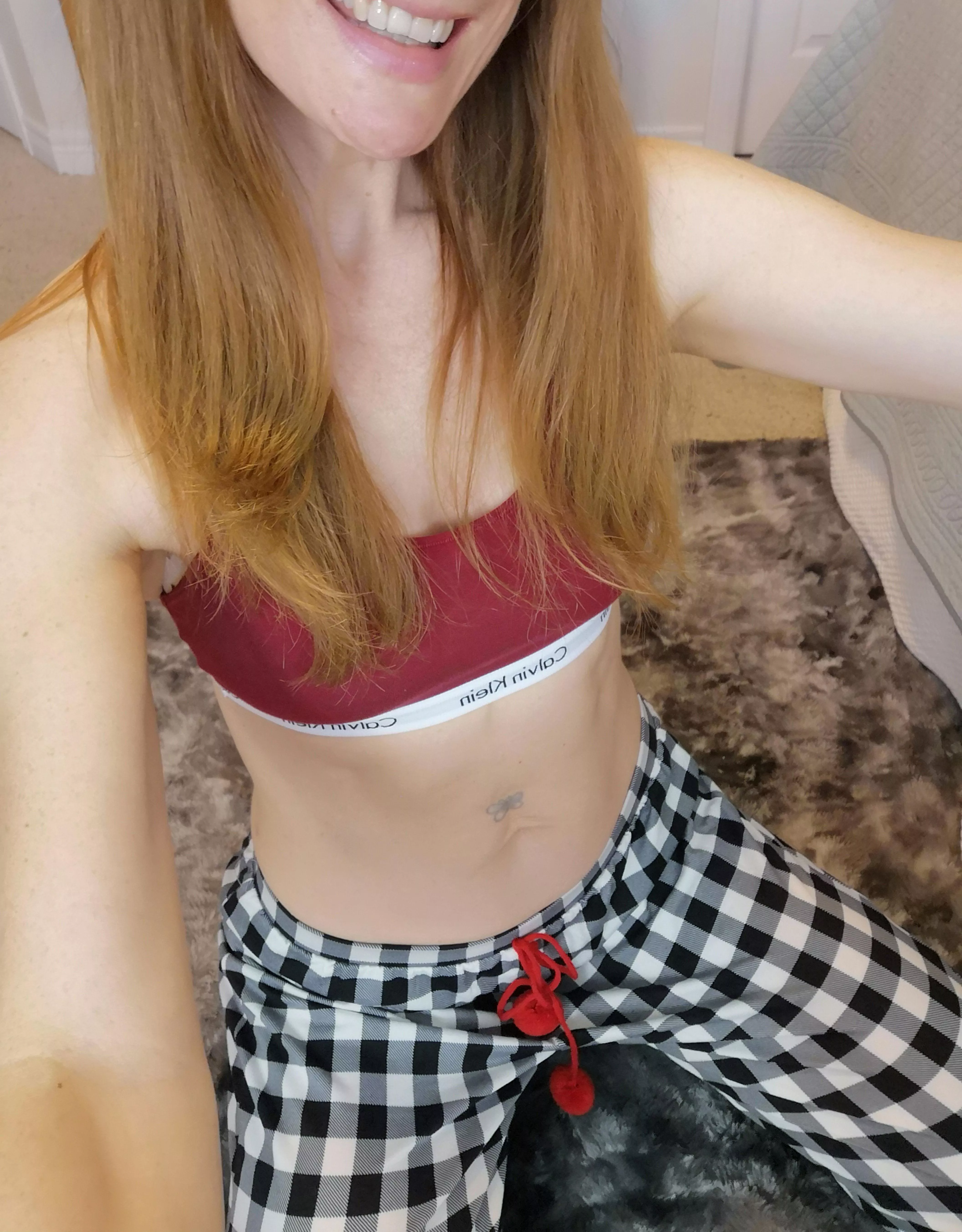 Mondays are perfect for Milf tummies [IMG]