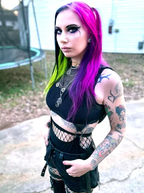 New hair and it glows