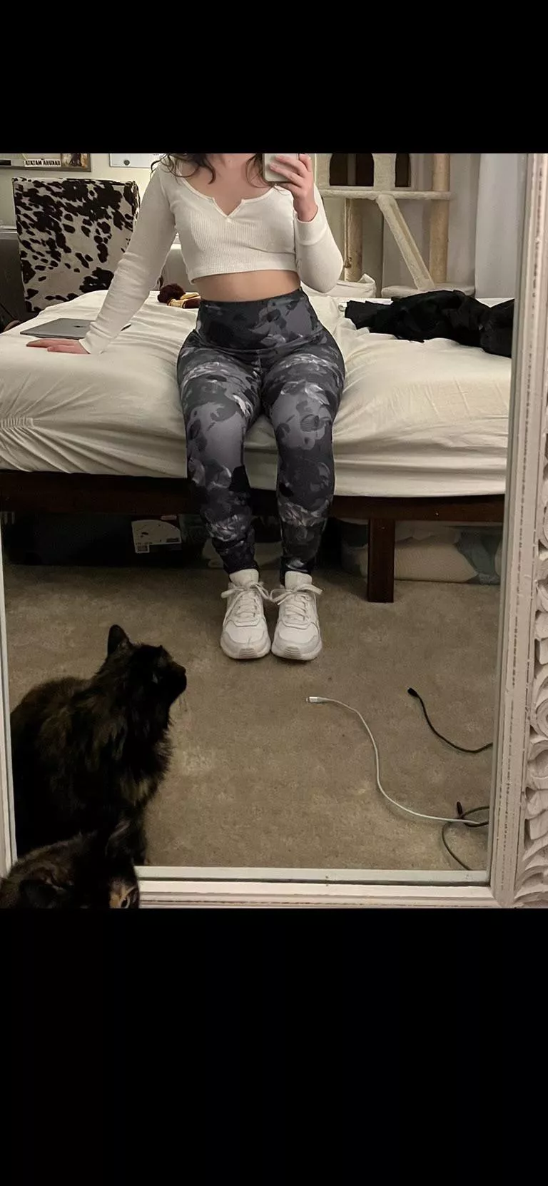 Officially verified! Now I can post here. Do you like curvy petite girls?