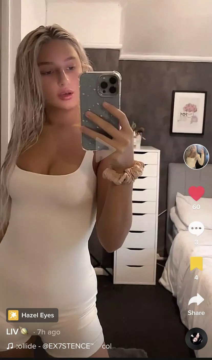 Olivia in a bodysuit 😩