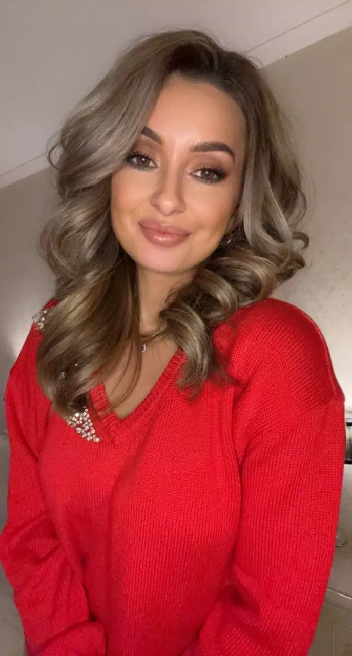 Petite girls can be sexy too