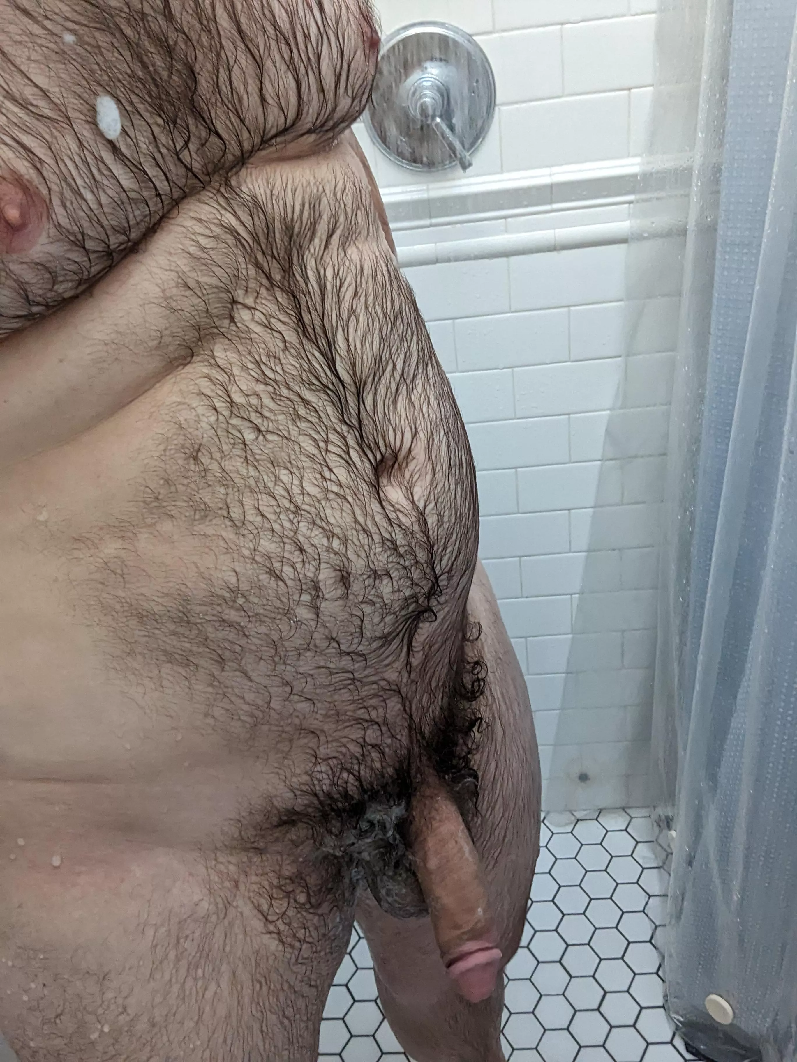 Plenty of room for two in this shower 😏