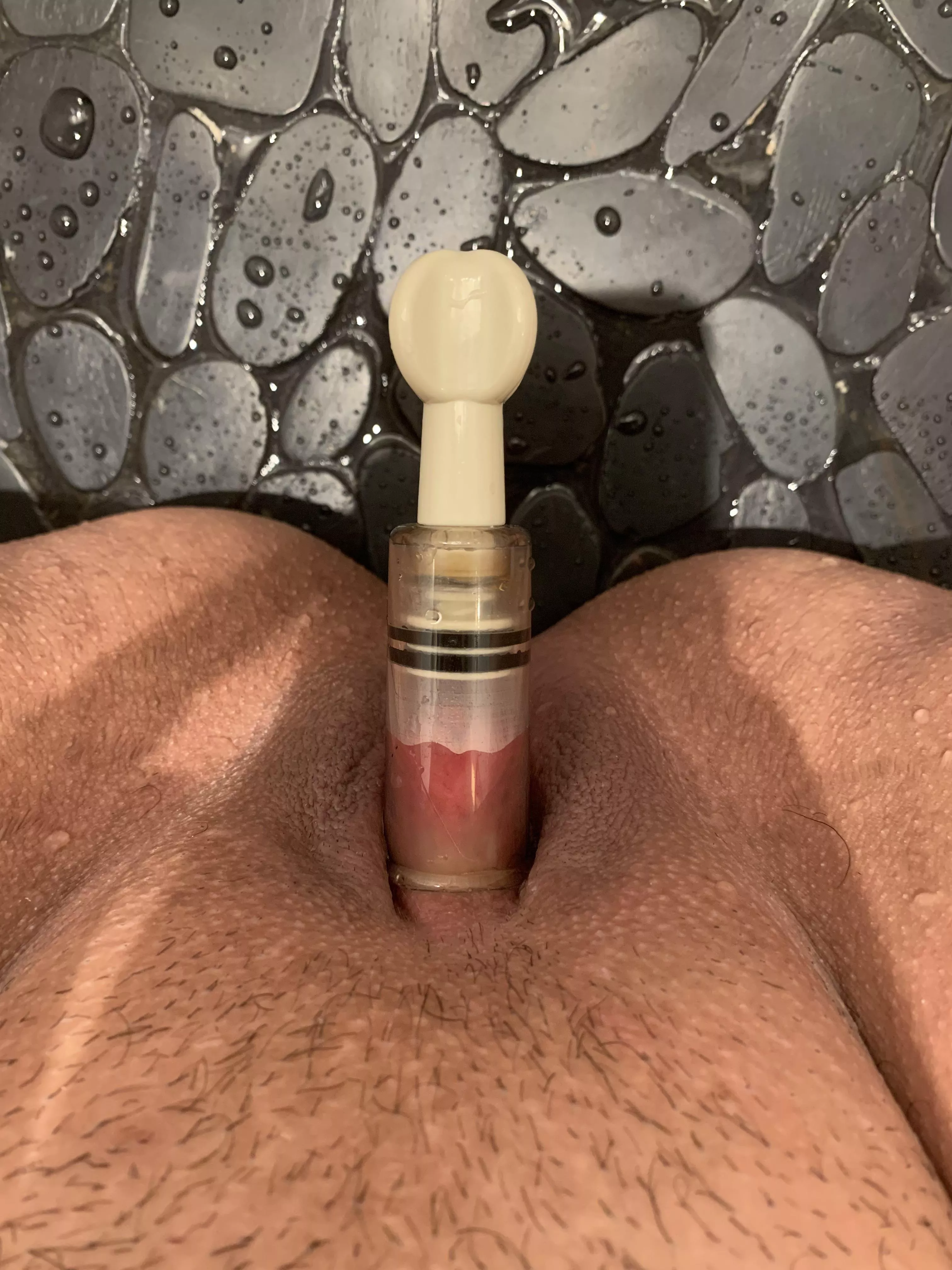 Pumping my clit is my favorite past time 💦