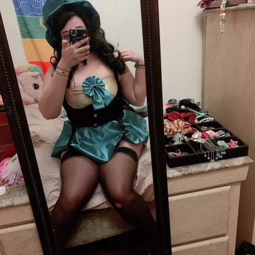 Ready for a night out tonight? Set the mood with me