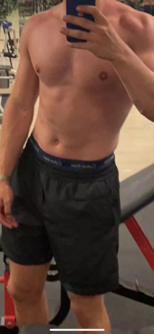 Scandinavian masc 18 year Old guy. Looking for older and fit. Dm for snap