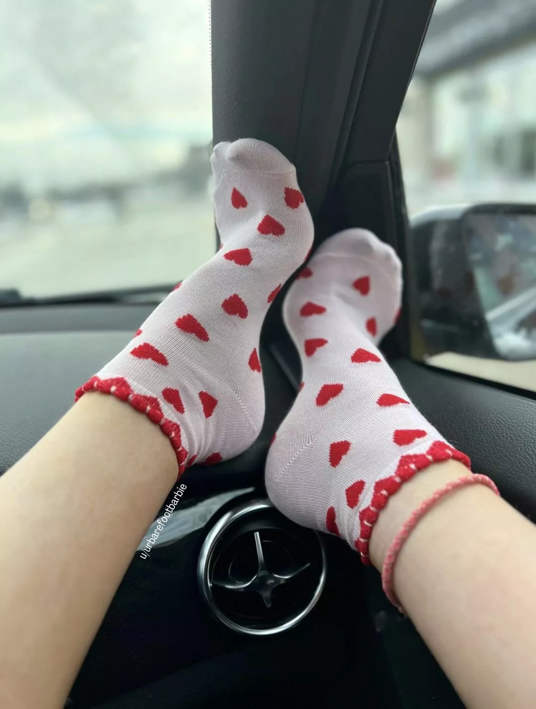 [selling] How sweet are these socks? Even sweeter after they’ve been on my feet 💋