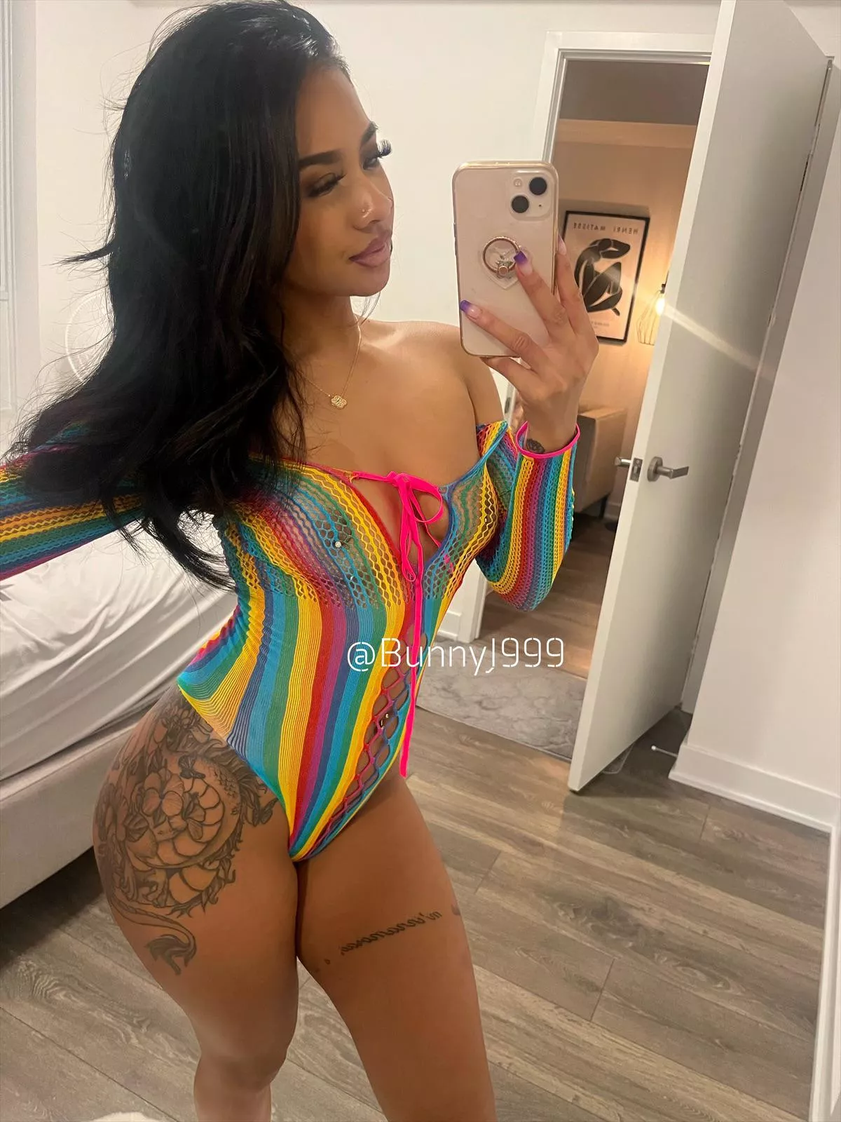 Tell me one thing you’d do to my juicy Asian body 😘