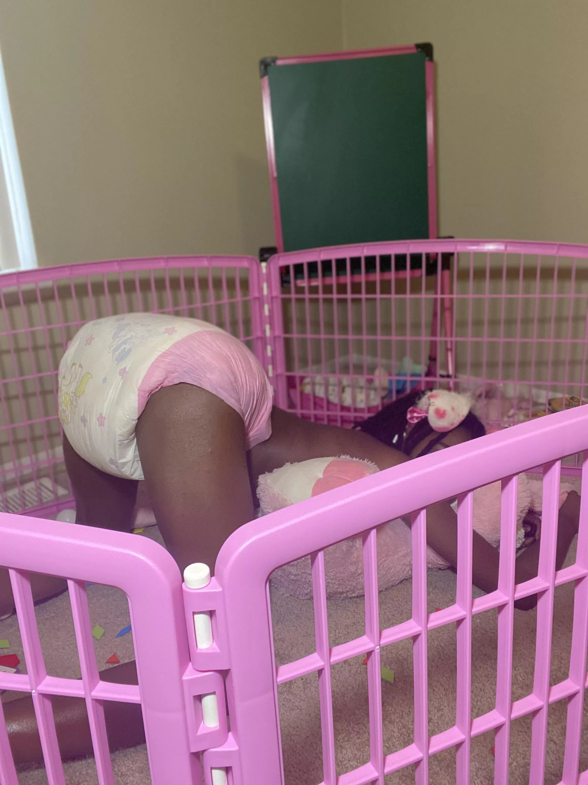 The bigger the diaper the better 😈😈😈