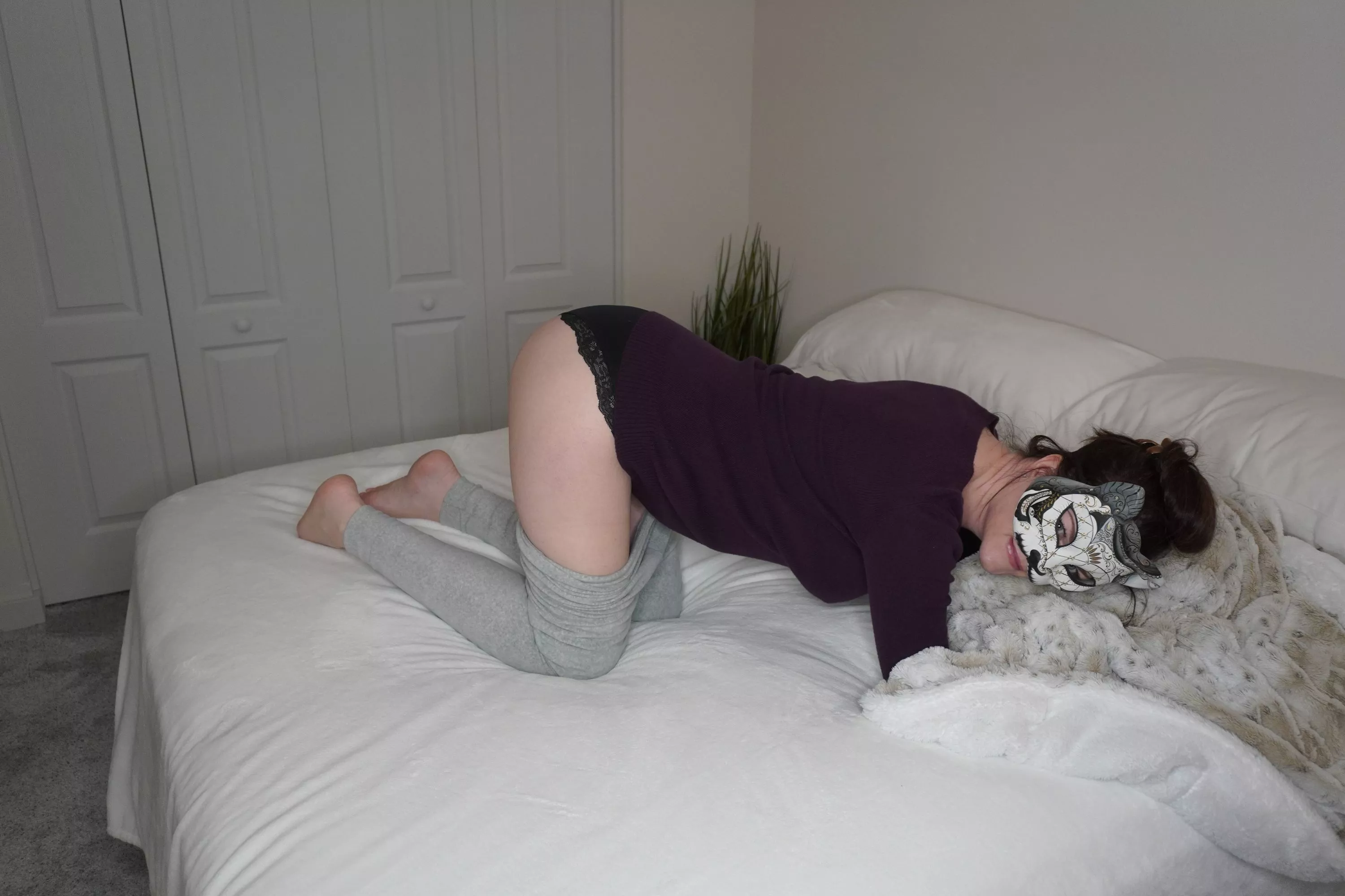 White girls got ass too!