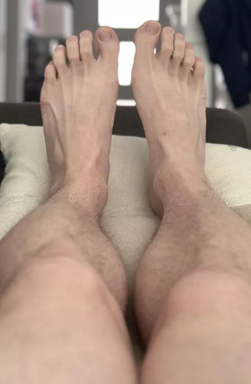 Who wants to rub dads feet and calves?