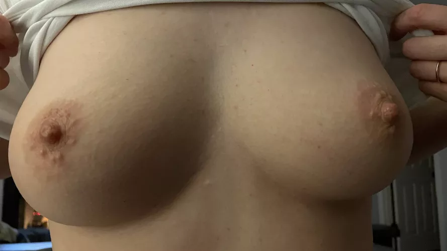 Yep. Nips. Pinch em?