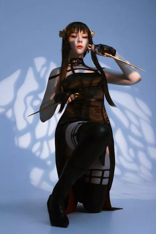 Yor Forger cosplay by Neroextra