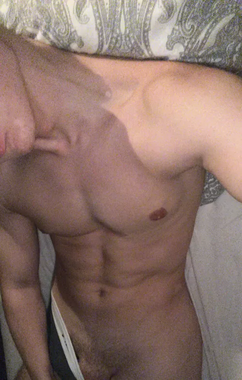 19m fit Boy looking for older. Sc: Ryan6nc