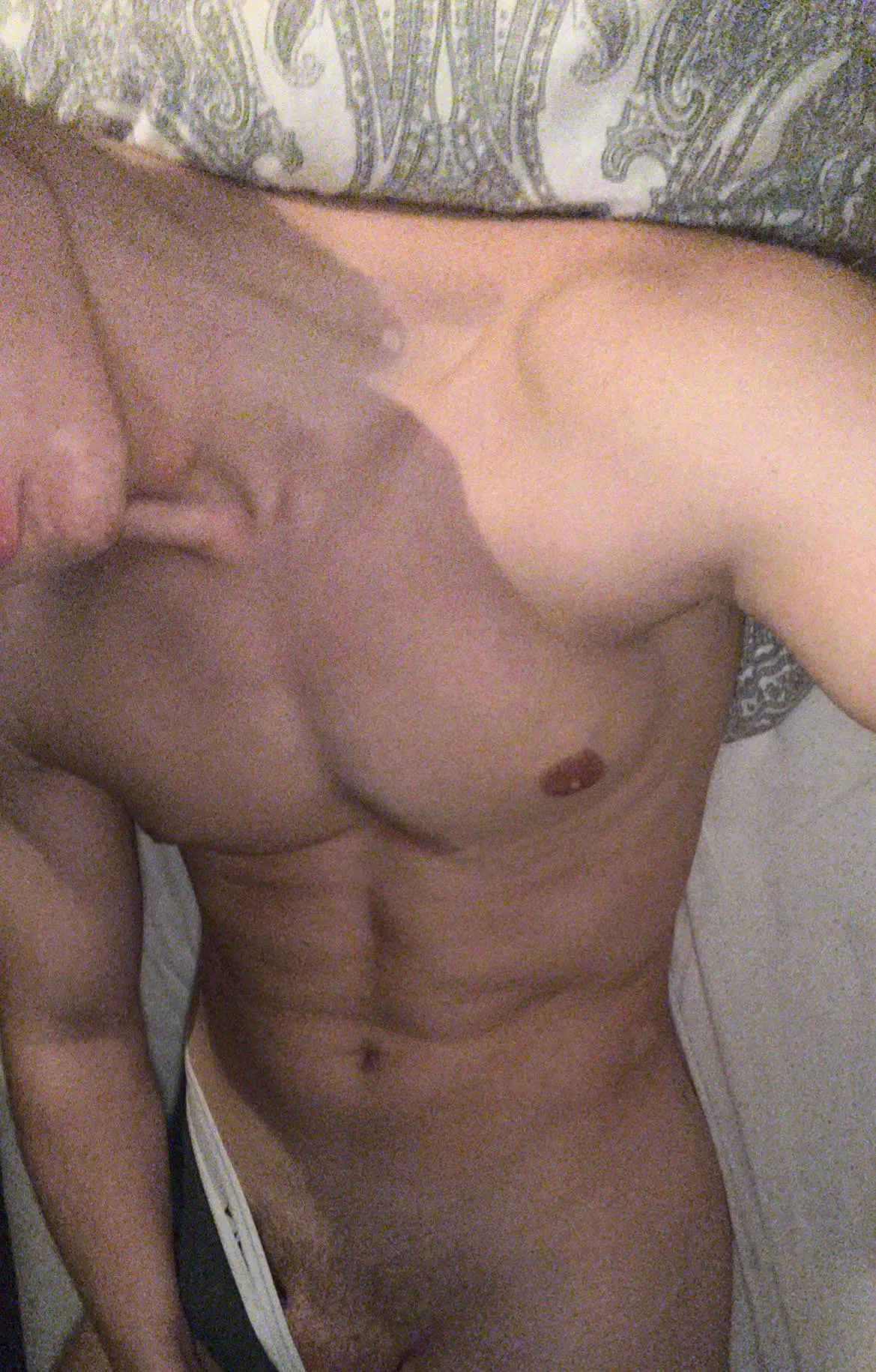 19m fit Boy looking for older. Sc: Ryan6nc