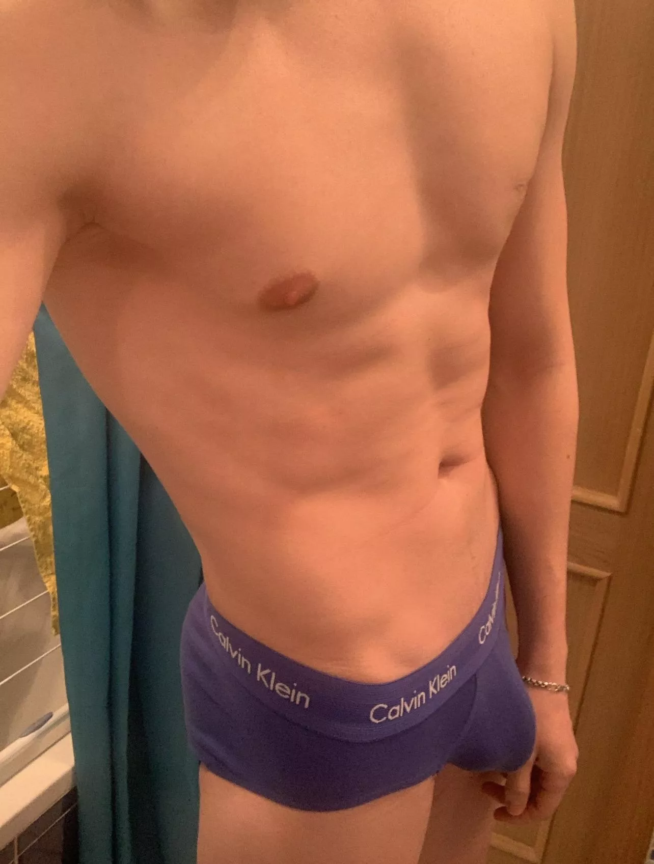 22 fit hung boy here. Someone want to buy me a new sexy underwear? DM or snap - alexmirror
