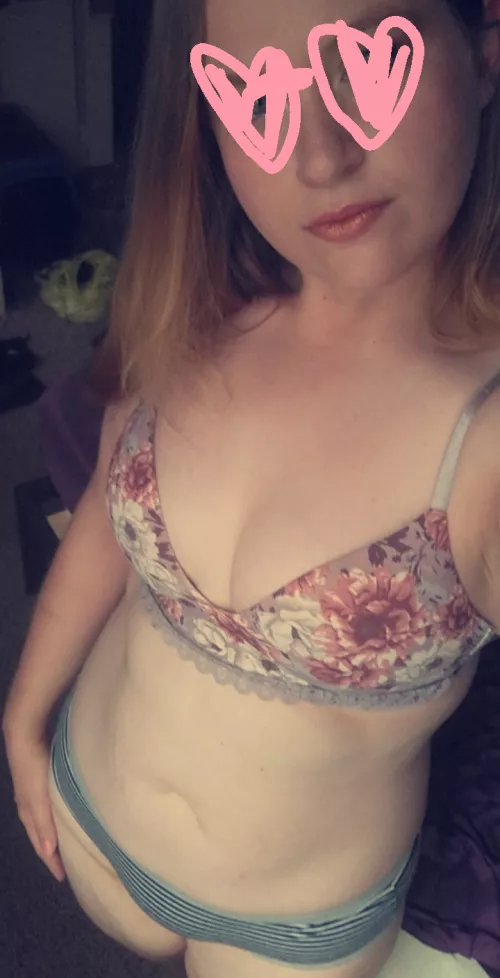 22F. lol. me. do you think I could do porn for $?