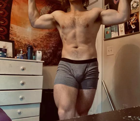 26m verbal thick cock athlete is crazy horny and needs to dom a fem sub… Snapchat: gomps221