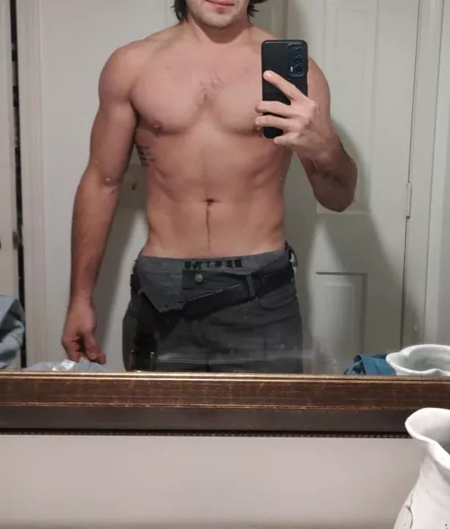 28 male looking for hotwives