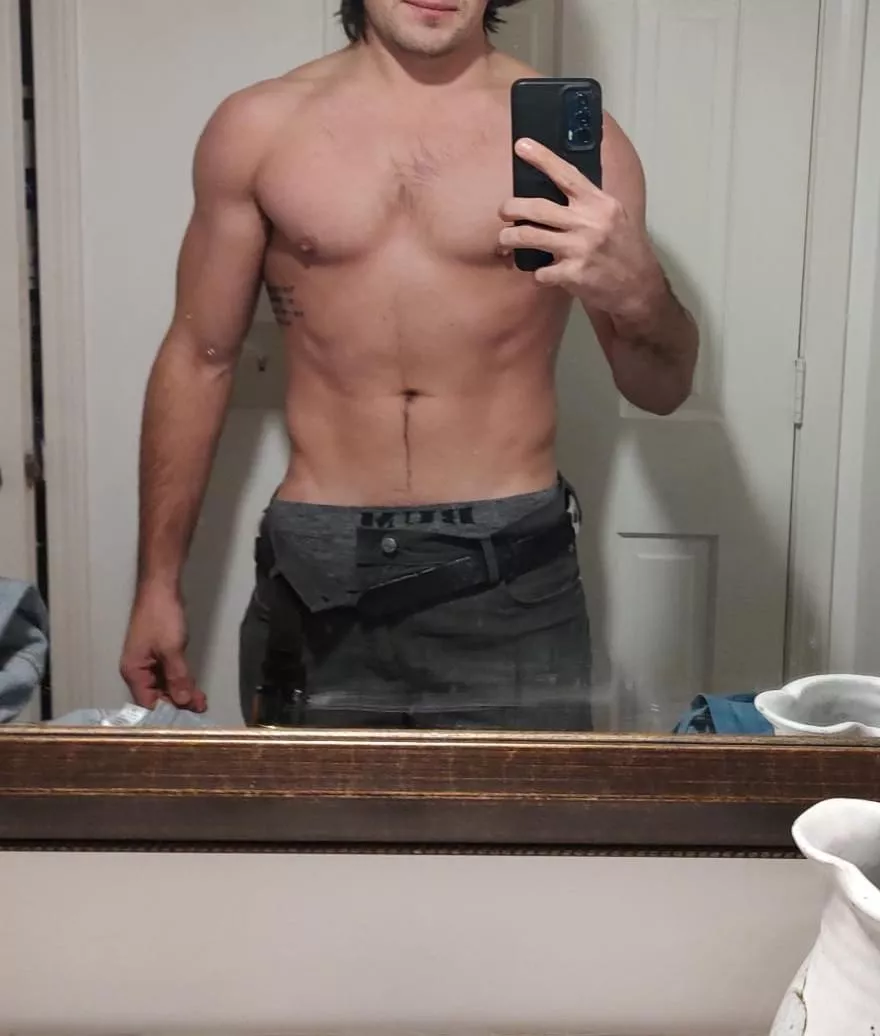 28 male looking for hotwives