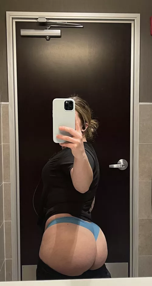 Another day another nude 😈