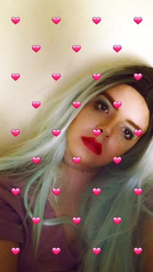 any guys around my age or older wanna chat 28 femme here btw 💖💖💖