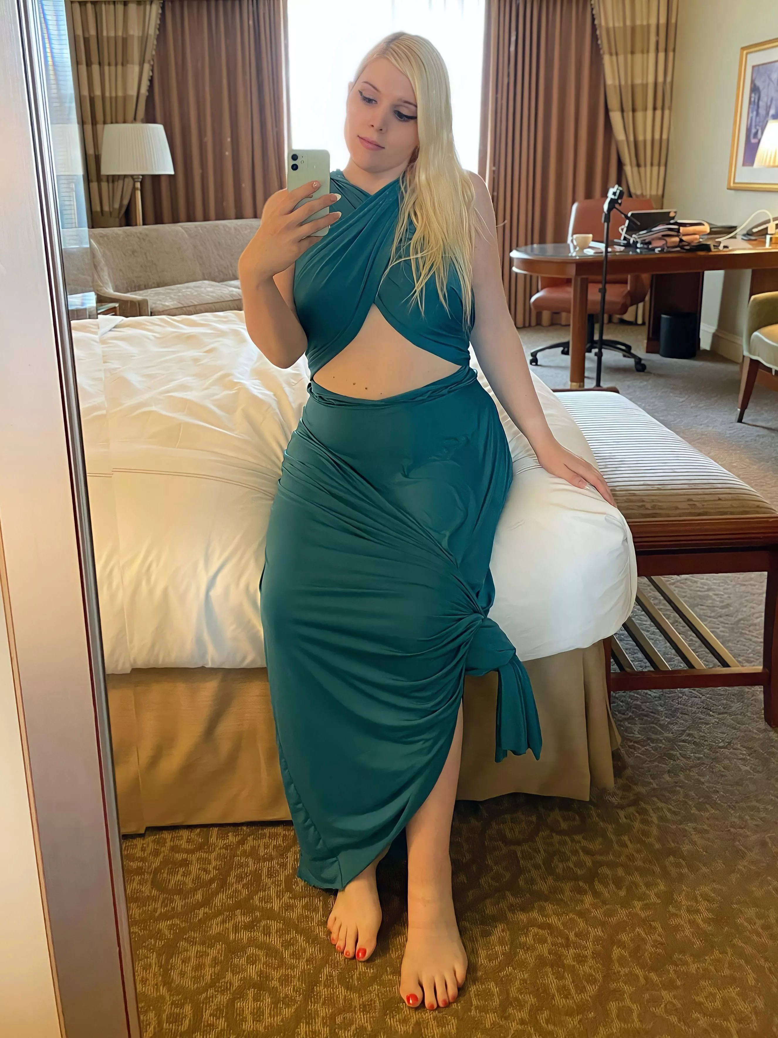 Are feet allowed? 👀