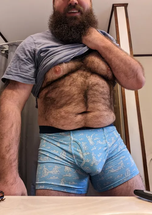 Beard game is on point today! Hope ya like the boxer briefs. [33] 😁😁