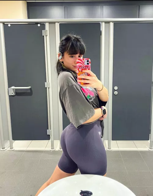biggest booty I know