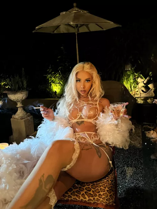 Blonde sluts like myself fuck better