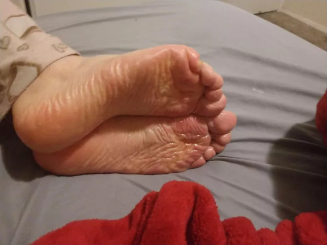Can I give you a footjob?