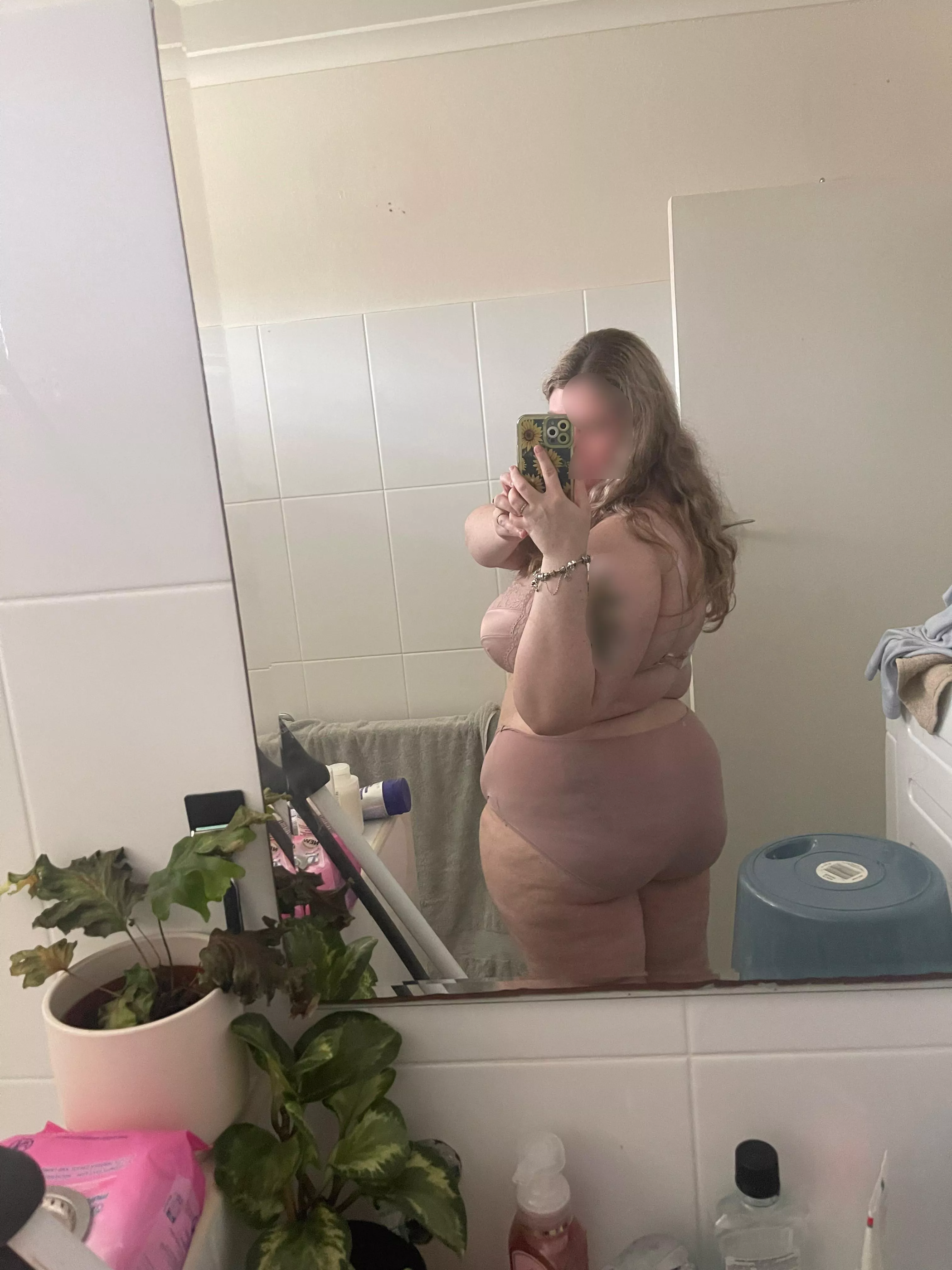 Can you make out what my butt tattoo is? 🥵🌶