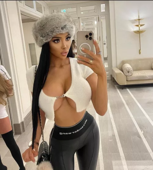 Chloe Khan