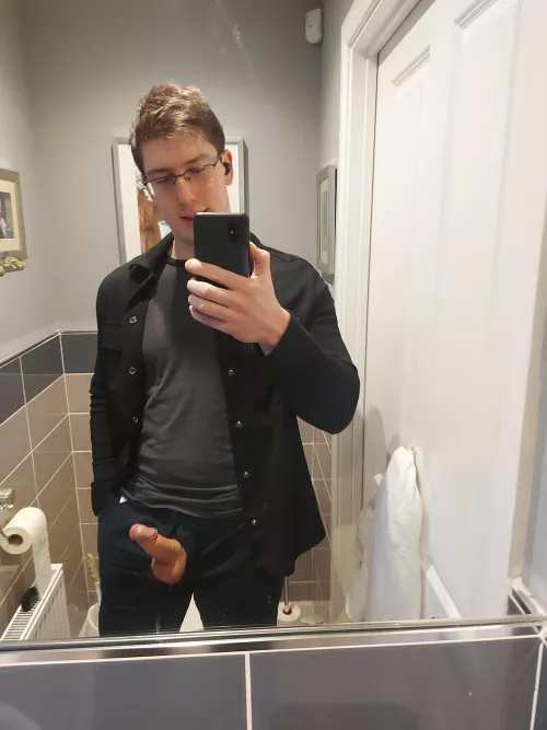 Cock out in a cute fit 🤭😉