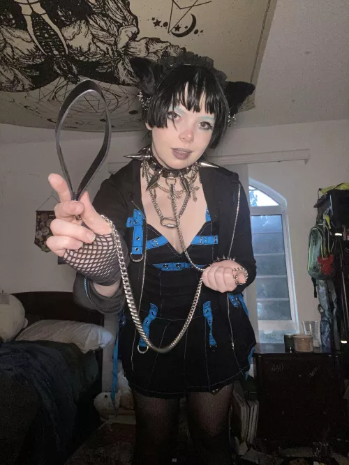 Could you hold this for me? :3