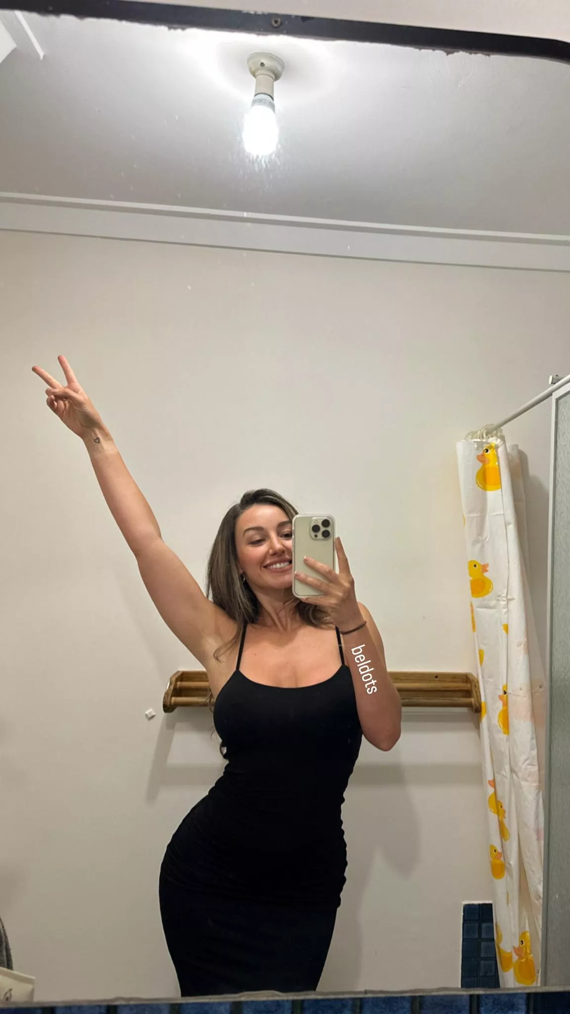 Cute lil black dress!