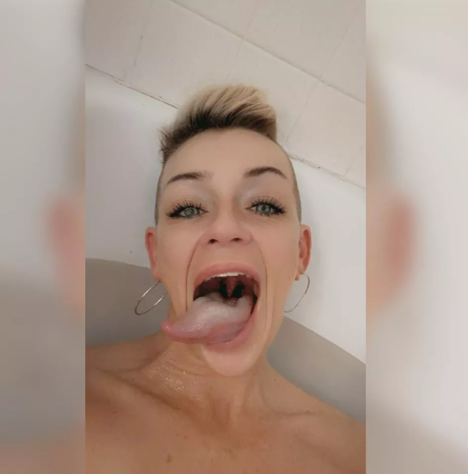 Daddy is my tongue big enough?