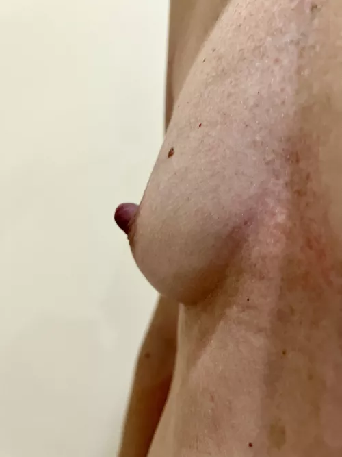 Do you like little mommy titties?