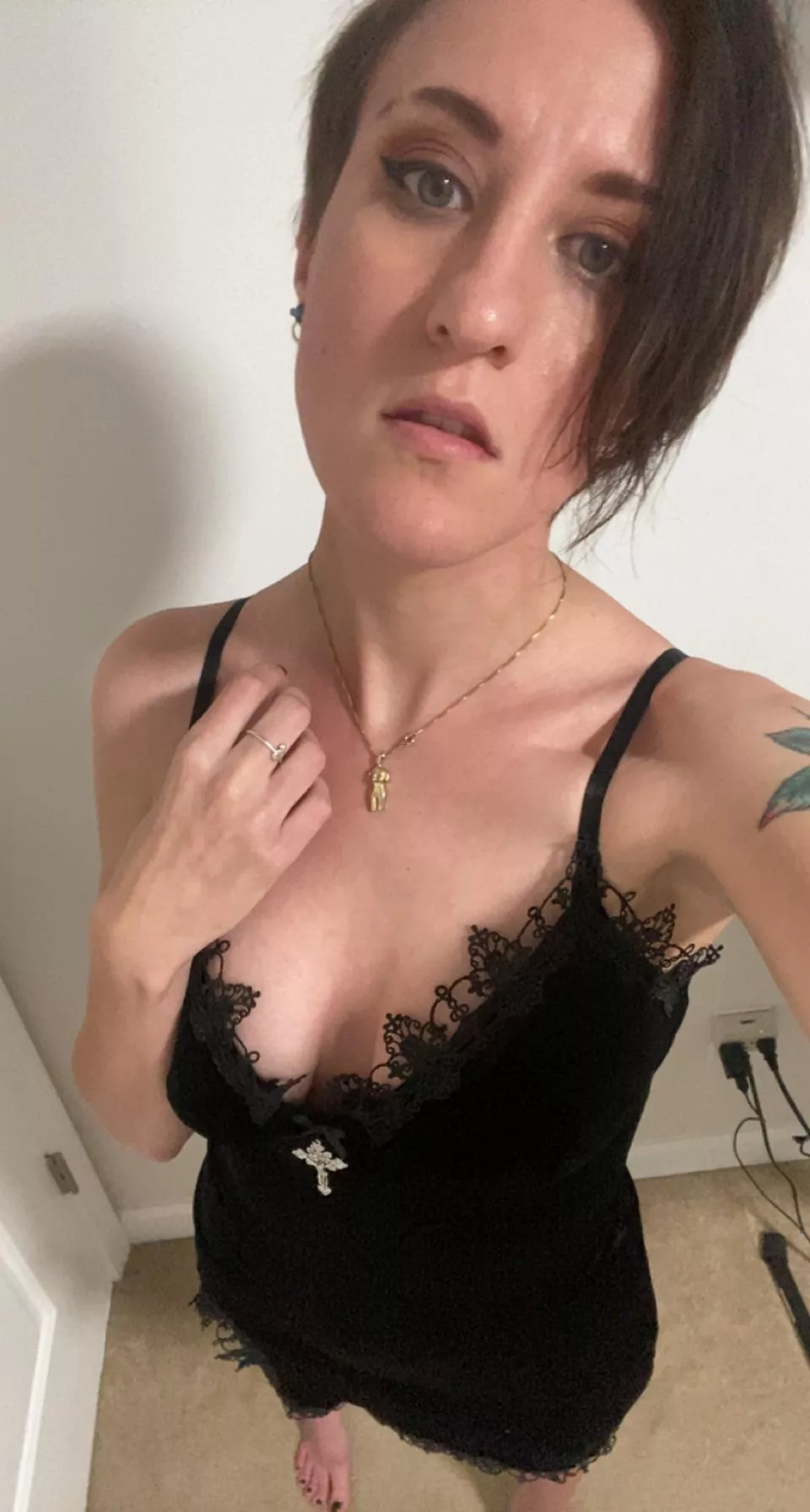 Do you like my new dress? 🖤