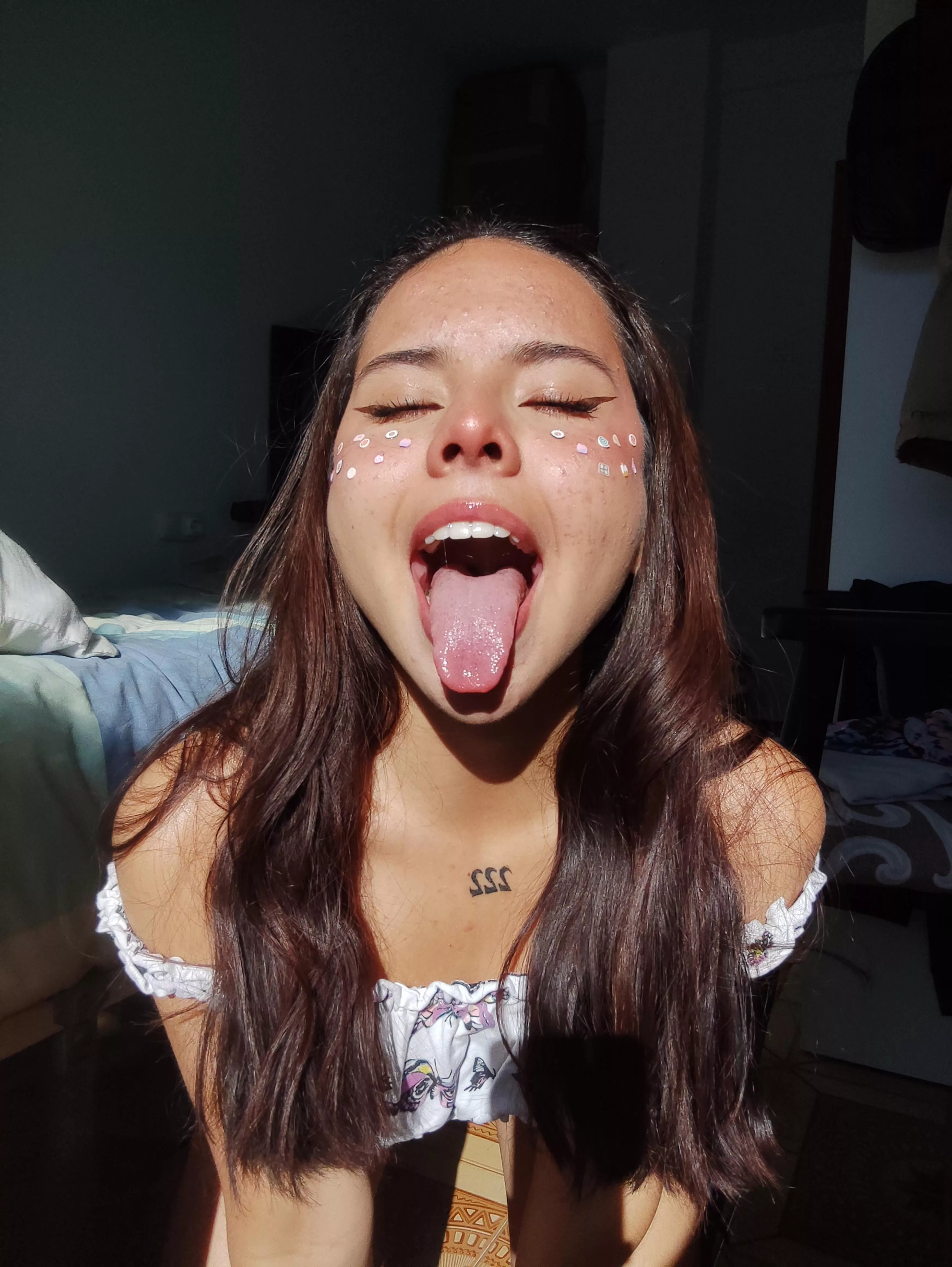 do you like my tongue? 😌